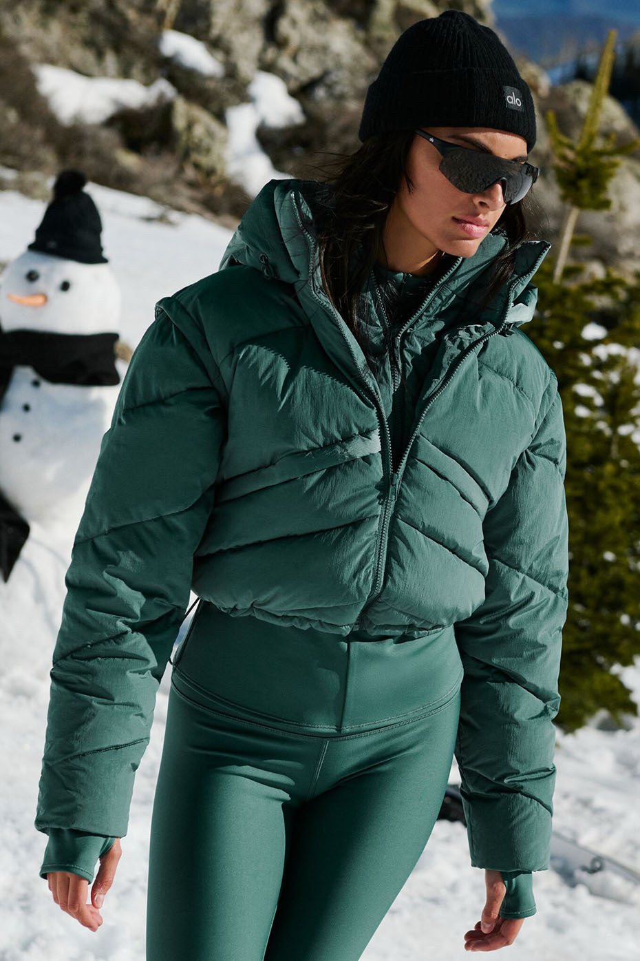 NWT ALO Yoga Glacier Cropped Puffer Wmns Sz M Limited Green Winter Ivy