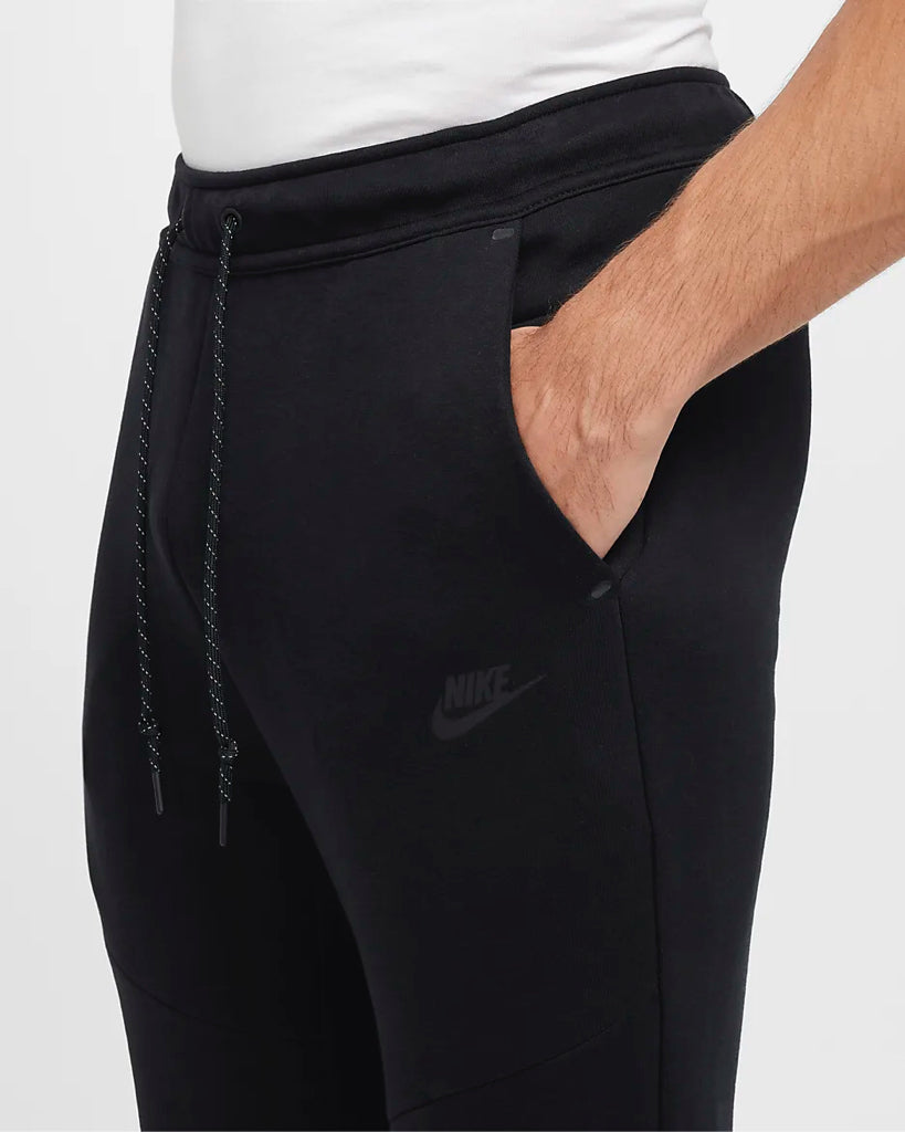 NWT BLACK NIKE TECH MENS FLEECE JOGGERS TAPER SWEATPANTS SIZE S