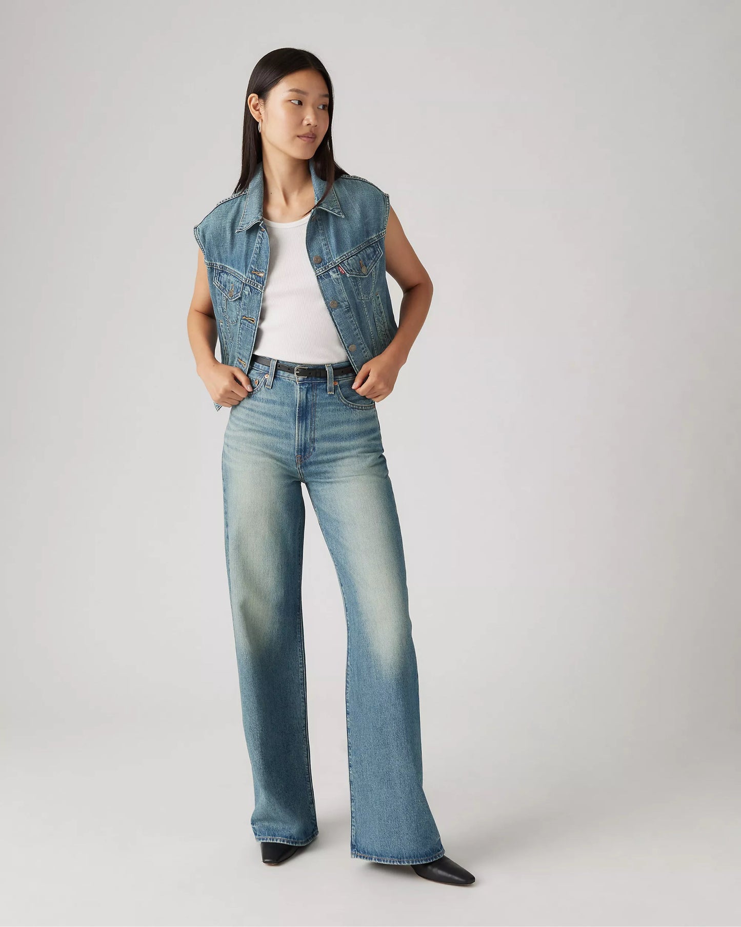 NWT Levi’s Women Tint Story Ribcage Wide Leg Jeans Size 32 X 32 Medium Wash