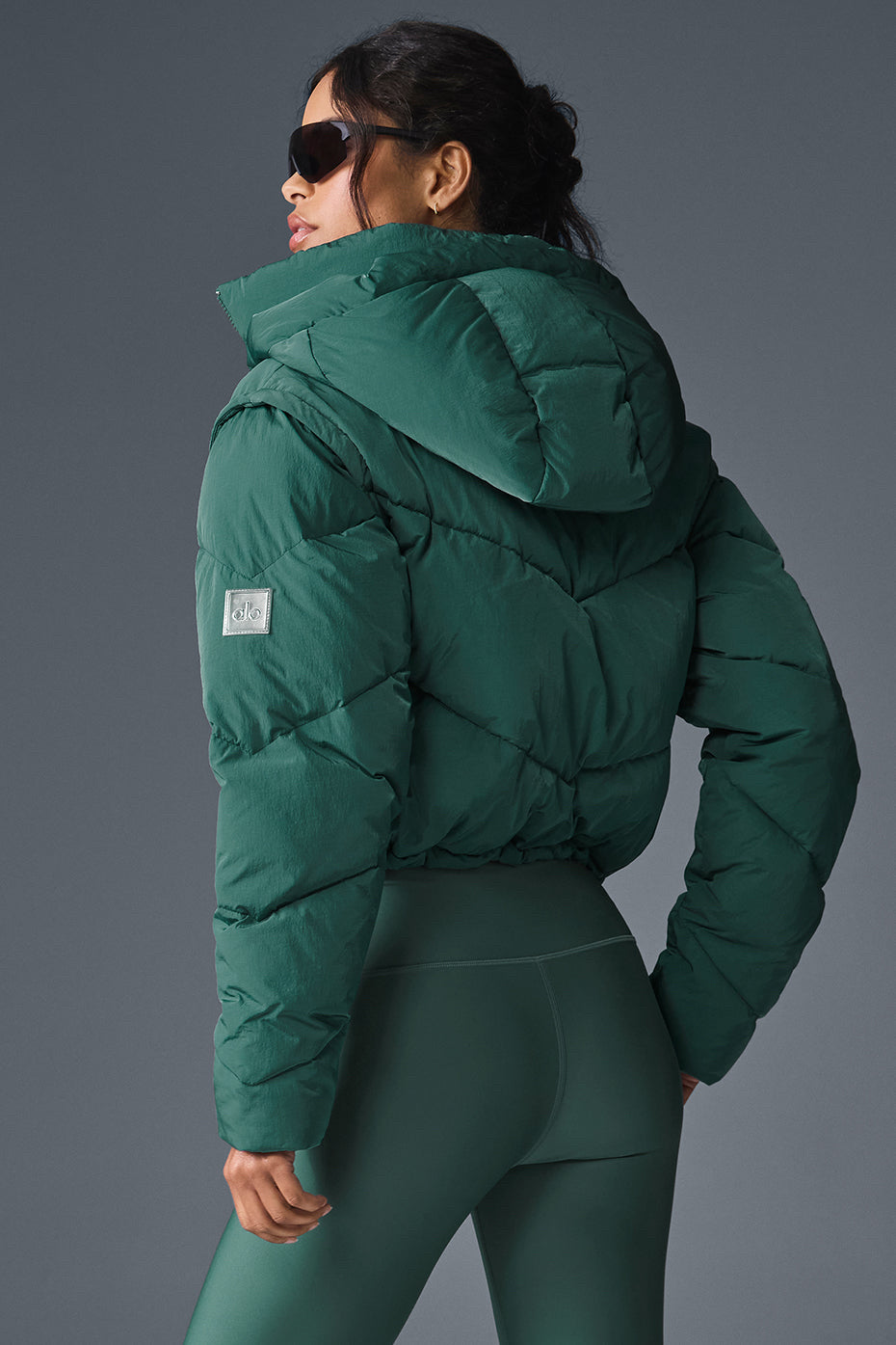 NWT ALO Yoga Glacier Cropped Puffer Wmns Sz M Limited Green Winter Ivy