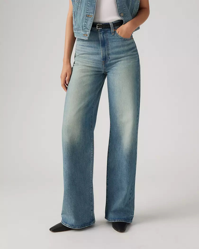 NWT Levi’s Women Tint Story Ribcage Wide Leg Jeans Size 32 X 32 Medium Wash
