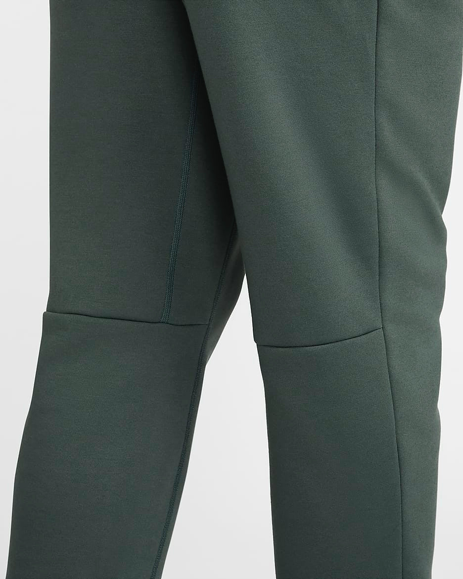 NWT Nike Primary Fleece Men's Dri-FIT UV Tapered Performance Pant Vintage Green Mns Sz M