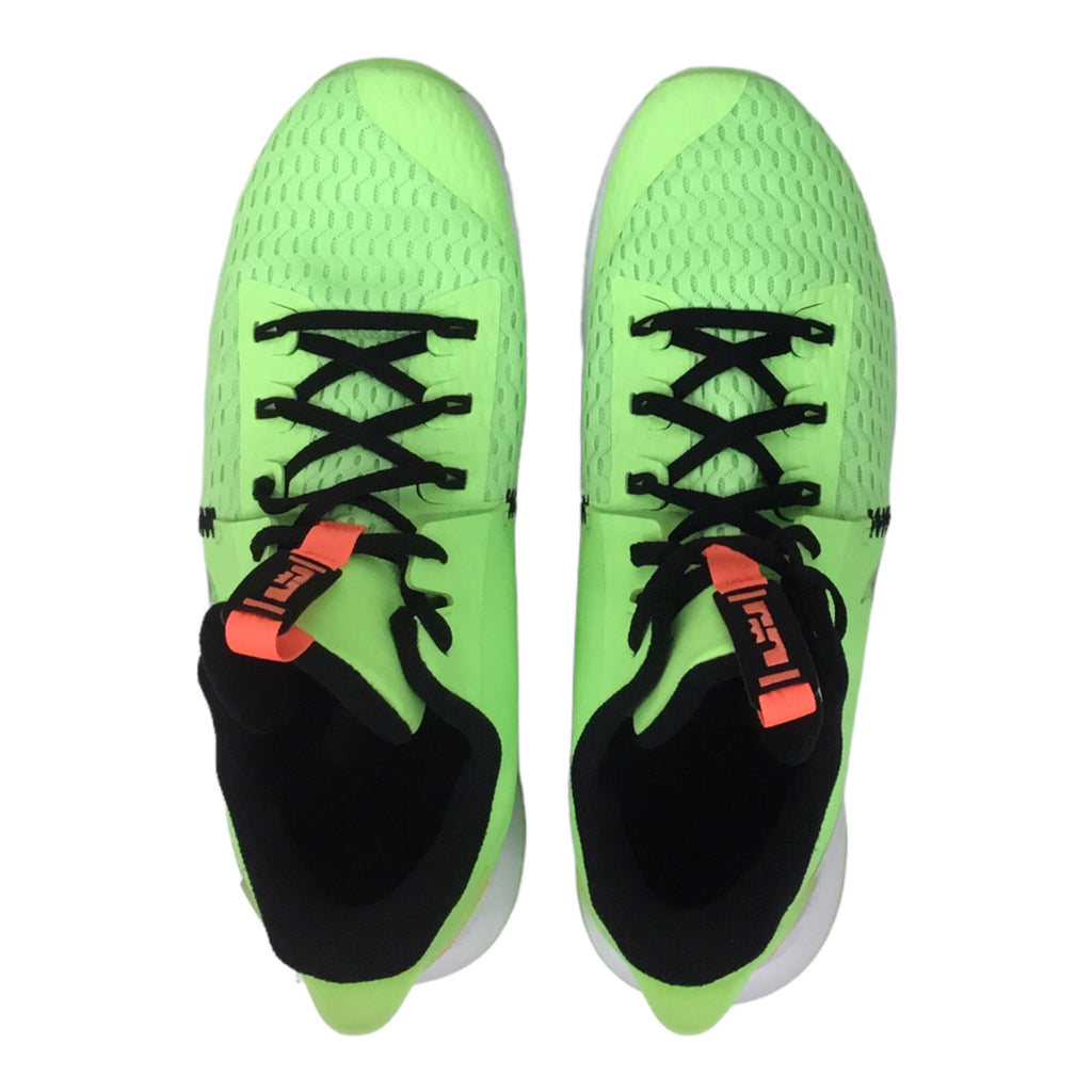 Nike LeBron Witness 5 Grinch 2021