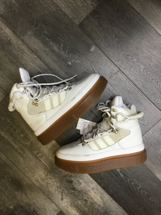 ADIDAS SHOES SNEAKERS Ivy Park Womans Sz 8 White Sleek Boots Gumsole Renaissance