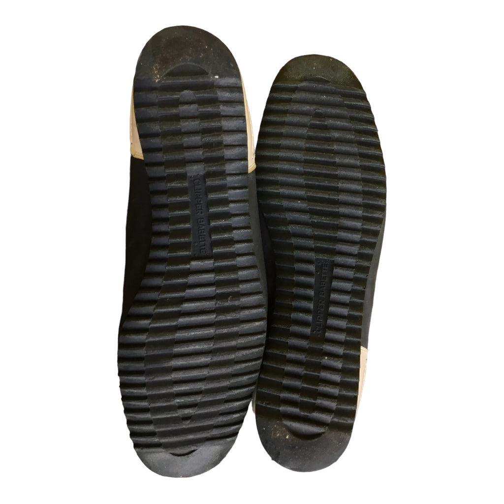 VINTAGE GUCCI size 6.5 White Loafers