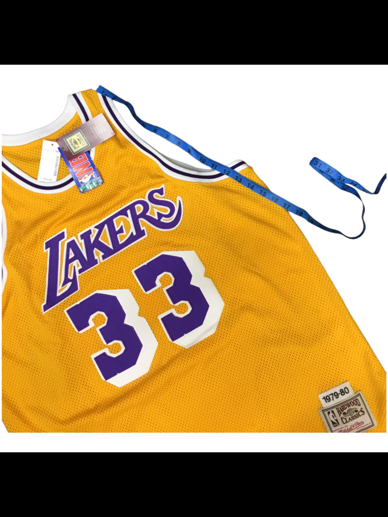 MITCHELL & NESS LAKERS ABDUL-JABBAR #33 Basketball Away Jersey Size XL Yellow