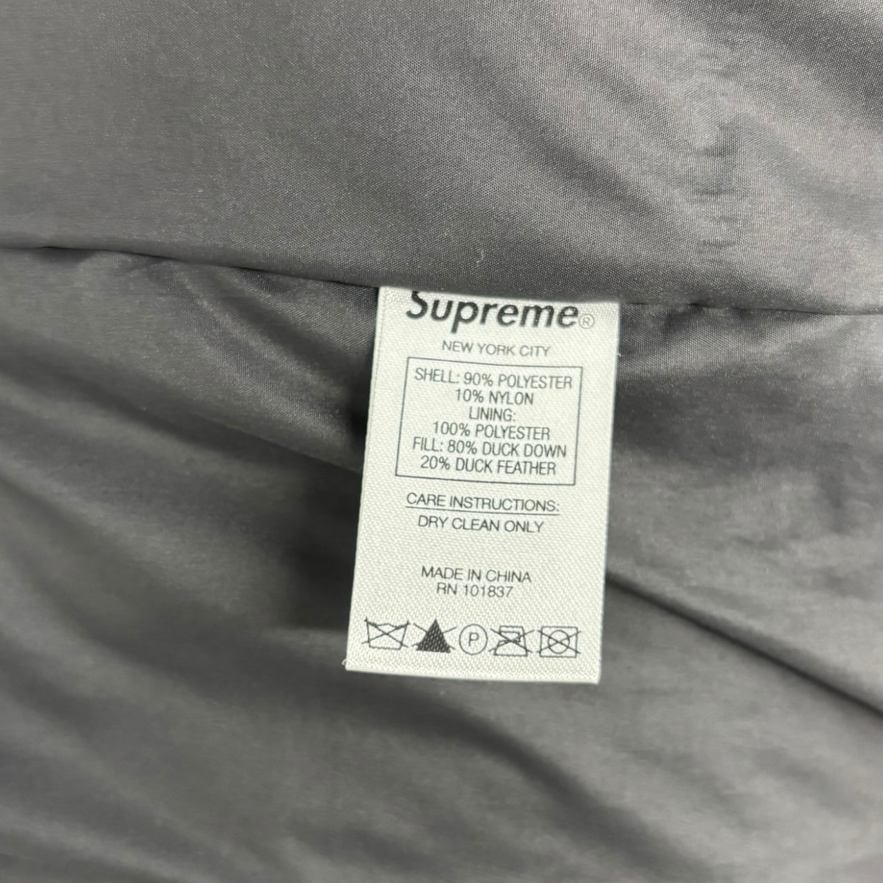 SUPREME Size M Black Jacket