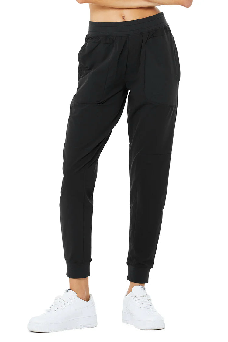 ALO  NWOT Womans Co-op Pants Jogger Black Size Small