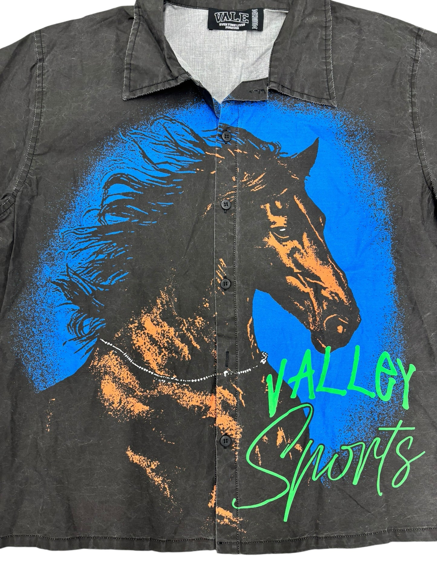 NWOT Vale Forever Mns M Black Light Wash SS Orange Blue Horse Graphic Button Up
