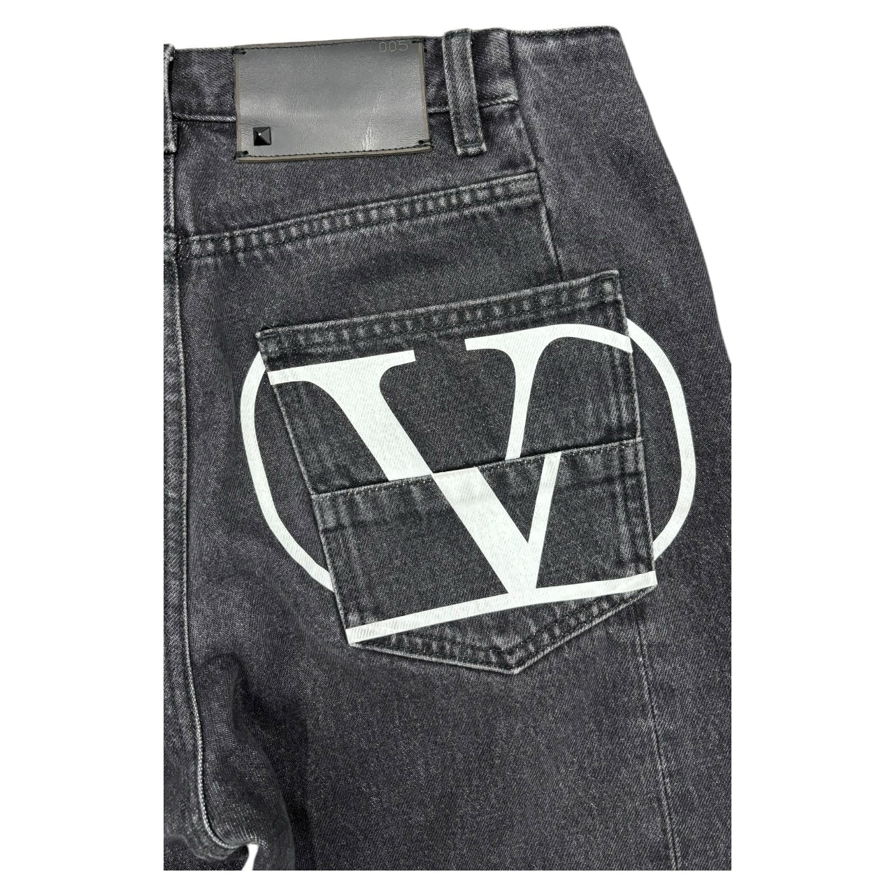 Valentino Straight Leg Big V Back Print Cuffed Black Gray Jeans Men Sz 30