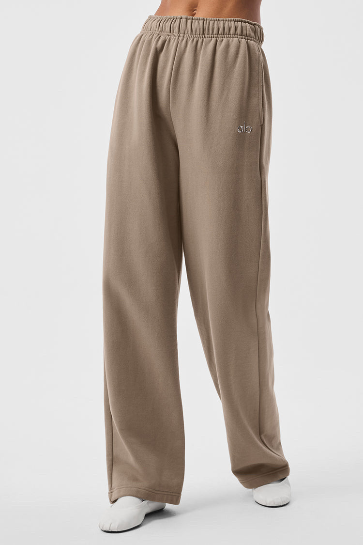 NWT Alo Yoga Accolade Straight Leg Gravel Sweatpant Wmns Sz M Khaki